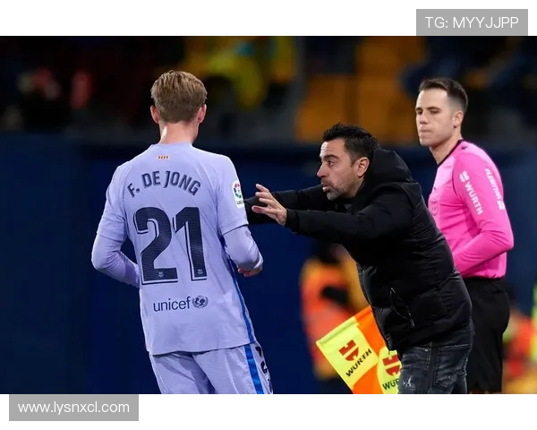 德容训练中拉伤巴萨等待进一步检查结果